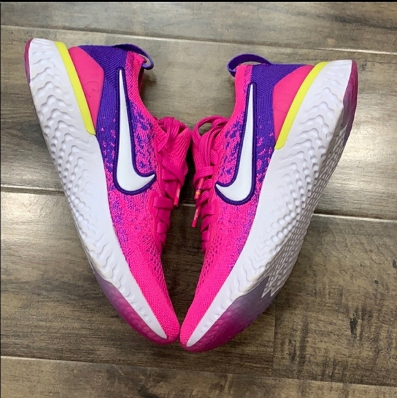 Nike's Womens Epic React Flyknit 2 Running… - Picture 8 of 12